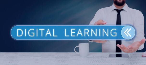 Текстовый знак, показывающий цифровое обучение, сопровождаемое технологией или учебной практикой, бизнес-идеей, сопровождаемой технологией или учебной практикой - Фото, изображение