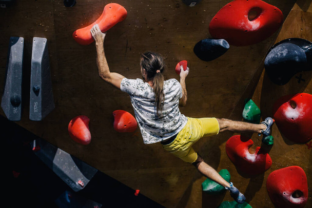 Ukraine. Kiev. 24.09.2022 competitions in climbing, bouldering. climbing gym "Space". High quality photo - Foto, Imagen