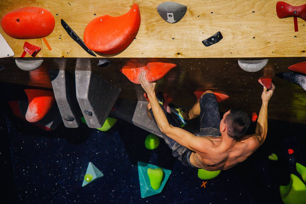 Ukraine. Kiev. 24.09.2022 competitions in climbing, bouldering. climbing gym "Space". High quality photo - Foto, immagini