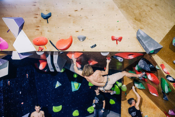 Ukraine. Kiev. 24.09.2022 competitions in climbing, bouldering. climbing gym "Space". High quality photo - Fotografie, Obrázek