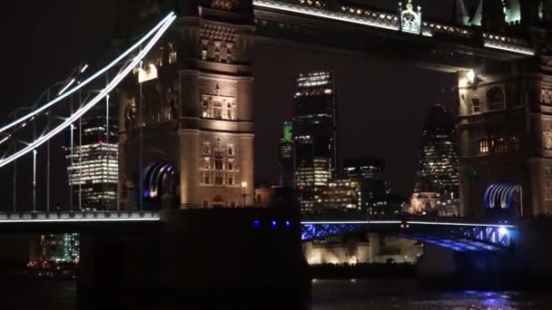 Big Ben, yakın çekim, geceleri - Video, Çekim