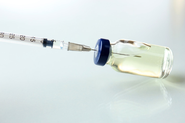 Vaccino antidroga in flaconcino
 - Foto, immagini