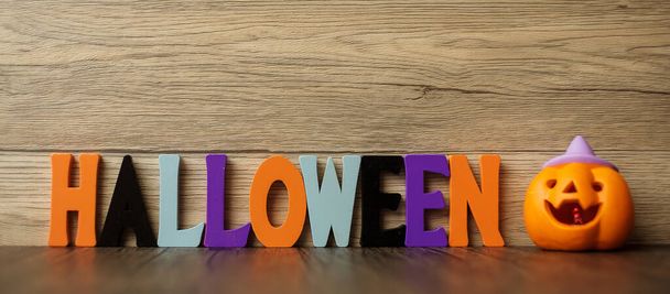 Bonne journée d'Halloween avec fantôme, citrouille, bol et décoratif. Trick or Threat, Bonjour Octobre, automne, Fête, fête et concept de vacances - Photo, image