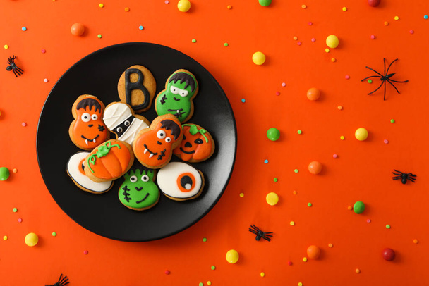 Έννοια των γλυκών Halloween, αστεία γλυκά, χώρος για κείμενο - Φωτογραφία, εικόνα