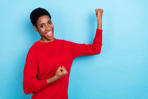 Photo of hooray young short hairdo guy yell wear red pullover isolated on blue color background. - Foto, afbeelding