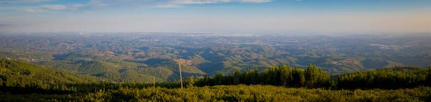 Wide panorama of Serra de Monchique, view over the nature of inland Algarve in Portugal. - Foto, afbeelding