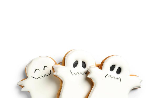 Cookies fantômes Halloween sur fond blanc - Photo, image