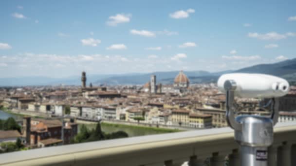 Vue de Florence Italie depuis San Miniato avec télescope au premier plan. Plaque de fond floue de la cathédrale Santa Maria del Fiore - Séquence, vidéo