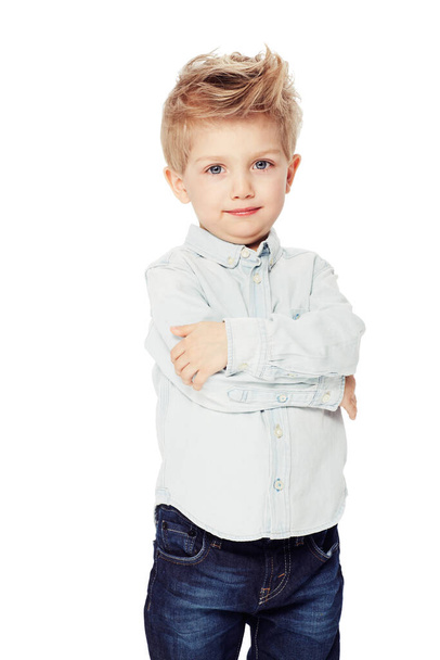 Dětská móda. Studio záběr stylového mladého chlapce izolované na bílém - Fotografie, Obrázek