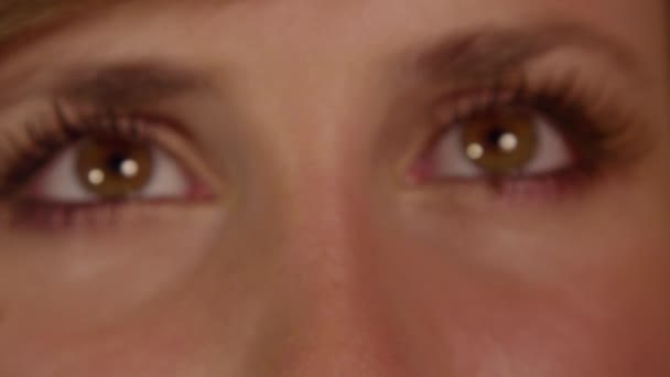 Улыбающиеся глаза
 - Кадры, видео