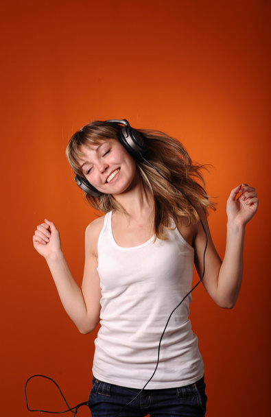 Young teenager listen to music - Fotoğraf, Görsel
