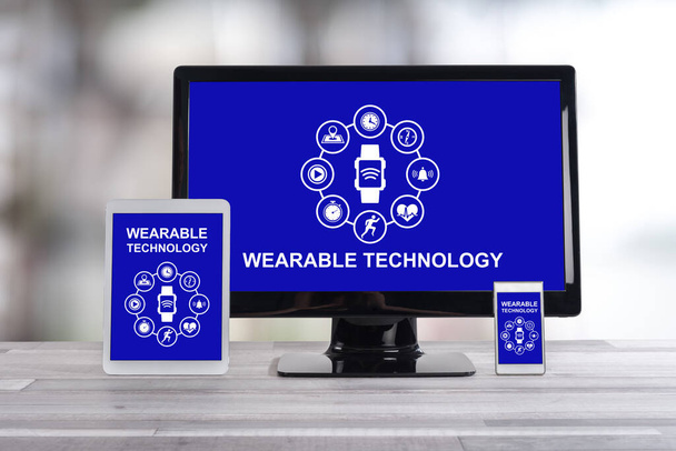 Wearable-Technologie-Konzept auf verschiedenen Geräten der Informationstechnologie - Foto, Bild