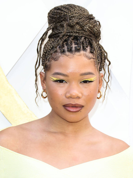 Storm Reid, 24 Mart 2022 'de Beverly Wilshire Four Seasons Oteli' nde düzenlenen 'Siyah Sinema Evreni' nin Hollywood Ödülleri 'nde Siyah Kadınlar Öğle Yemeği Yıldönümünde 2022. Yıllık ESSENCE' e geldi. - Fotoğraf, Görsel