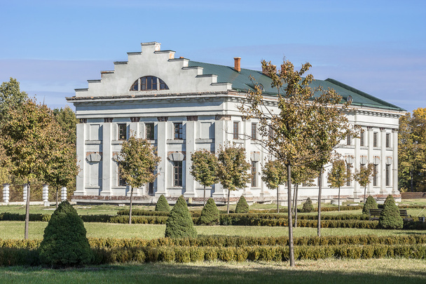 Pałac Cyryl Razumowski, Baturyn, Ukraina. - Zdjęcie, obraz