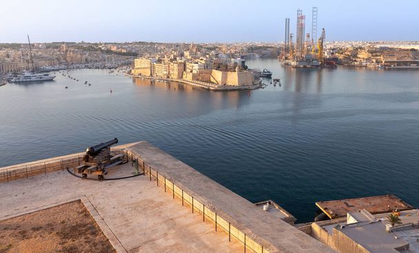 Aerial view from the fortress wall on the historical part of the old city. Malta. Valletta. - Photo, Image