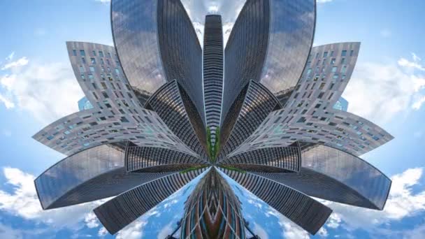 Timelapse di nuvole che si muovono sopra grattacieli e torri a Barcellona, Spagna trasformato in un modello sferico - Filmati, video
