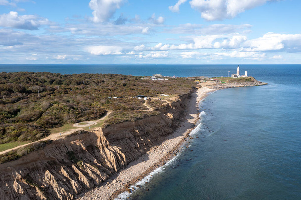 Long Island, New York, ABD 'deki Montauk Deniz feneri ve sahil manzaralı.. - Fotoğraf, Görsel