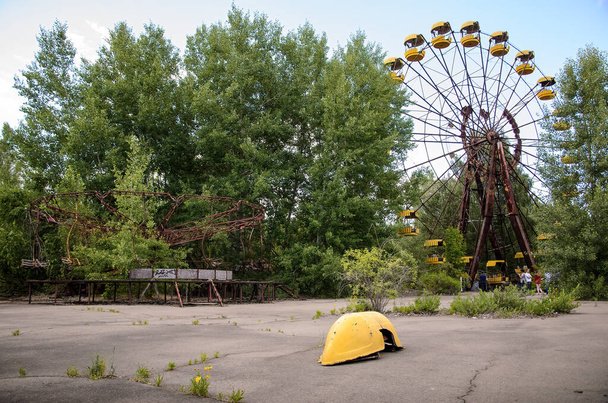 Beroemde Prypiat ferris wiel in Tsjernobyl uitsluitingszone, Oekraïne. Hoge kwaliteit foto - Foto, afbeelding