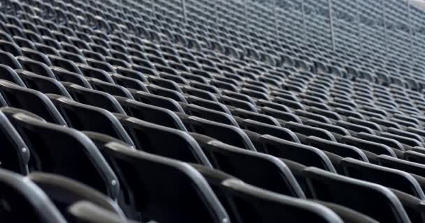 Rangées de sièges dans le stade de football en 4K - Séquence, vidéo