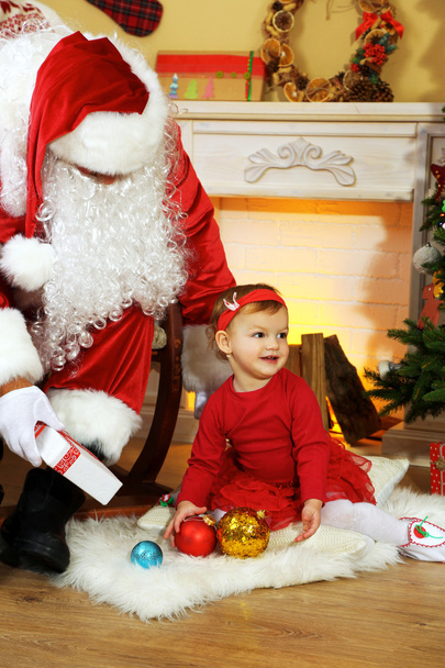 Santa Claus with little girl - Foto, imagen
