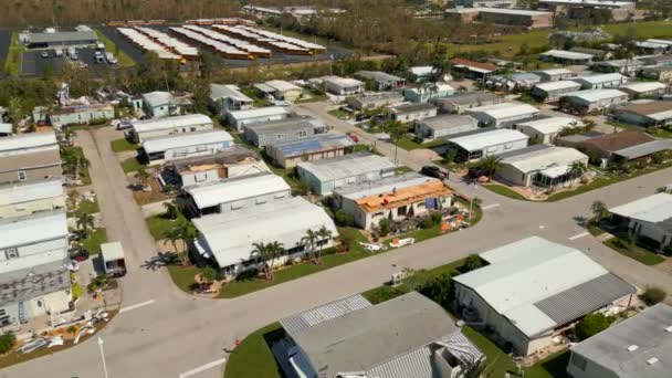 Maisons mobiles avec toits arrachés de l'ouragan Ian Fort Myers FL - Séquence, vidéo