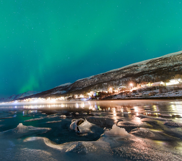 Las luces polares en Noruega
 - Foto, imagen