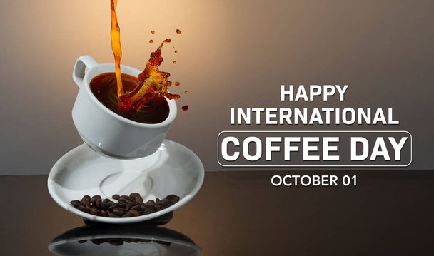 Feliz Día Internacional del Café celebrado el 1 de octubre con salpicadura en la taza - Foto, Imagen
