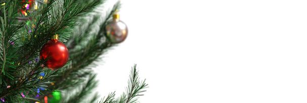 3D Rendering Realistische Weihnachtsbaum mit Glanz glitzernde Weihnachtskugel und buntes Licht auf weißem Hintergrund mit Kopierraum. Für frohe Weihnachten Design-Element - Foto, Bild