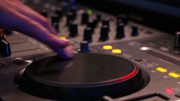 DJ werken in een night club - Video
