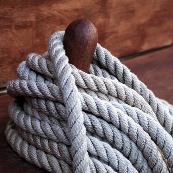 Мотузка на палубі
 - Фото, зображення