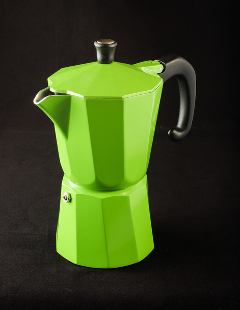 Pot de moka vert pour préparation de café expresso isolé
 - Photo, image