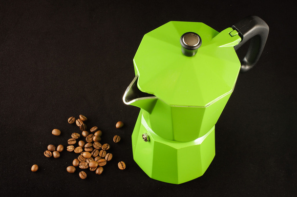 Levendige groene koffie voorbereiding pot - Foto, afbeelding