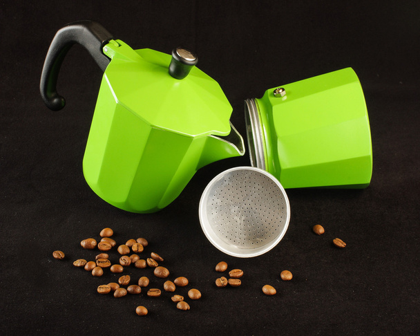 grüne professionelle Kaffeemaschine für Barista und Restaurant - Foto, Bild
