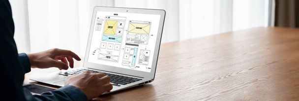 Verkkosivuston suunnittelu ohjelmisto tarjoaa modish malli verkossa vähittäiskaupan ja sähköisen kaupankäynnin - Valokuva, kuva