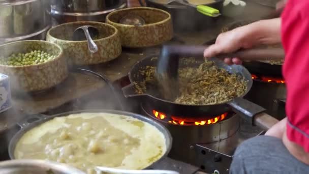 シェフが作る椿オリフェラ、桂林、広西チワン族自治、中国の名物料理 - 映像、動画