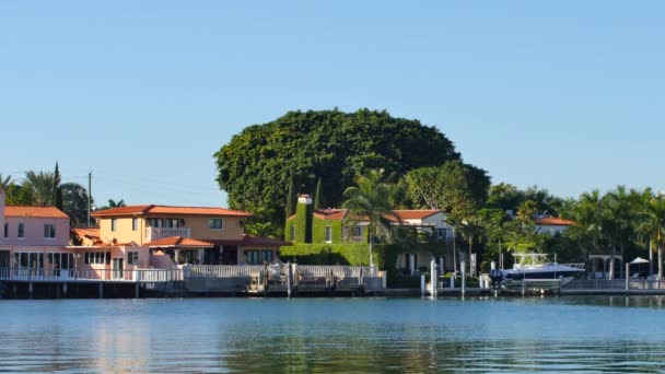 Immobilier en bord de mer à Miami Beach
 - Séquence, vidéo