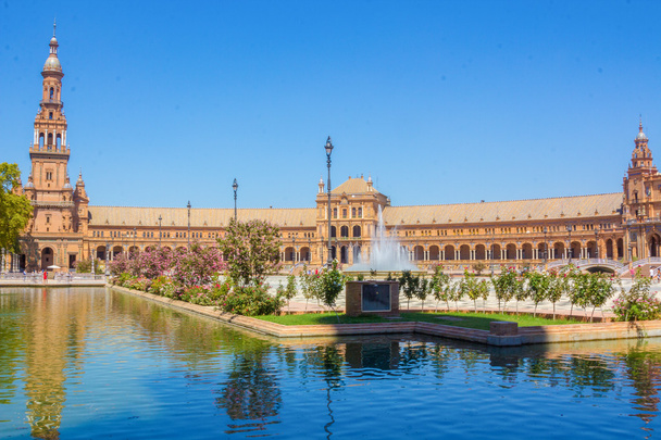 Tó, a híres spanyol Plaza itt: Seville, Spanyolország - Fotó, kép