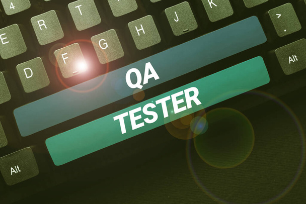 Wyświetlacz koncepcyjny Qa Tester, Business showcase Zapewnienie jakości trwającego projektu przed jego wdrożeniem - Zdjęcie, obraz