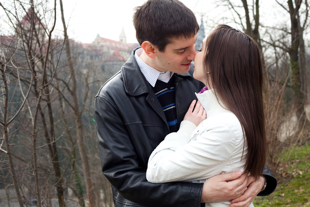 mooie jonge liefde paar in stad Praag - Foto, afbeelding