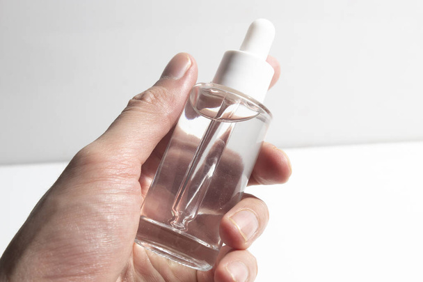 botella de tubo de maqueta para cosméticos de cuidado de la piel, marca de producto, suero gotero crema loción tratantes - Foto, imagen