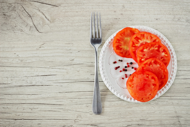 Pomodori maturi affettati
  - Foto, immagini