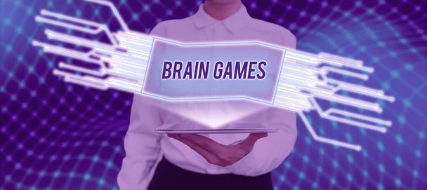 Teksti kuvateksti esittää Brain Games, Business käsite psykologinen taktiikka manipuloida tai pelotella vastustajan kanssa - Valokuva, kuva