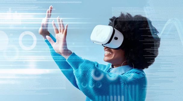インターネットのための仮想現実、技術と未来的な3D技術を使用して黒人女性。Girl with vr headset, digital gadget and user experience of metaverse.イノベーション、未来、ネットワーキング. - 写真・画像