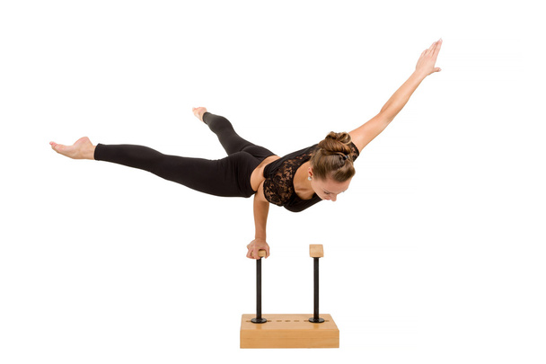 Genç profesyonel jimnastikçi kadın - Fotoğraf, Görsel