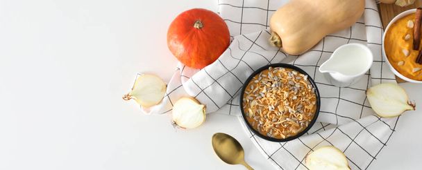 Concept of Autumn vibráló élelmiszer, sütőtök zabkása, hely a szöveges - Fotó, kép
