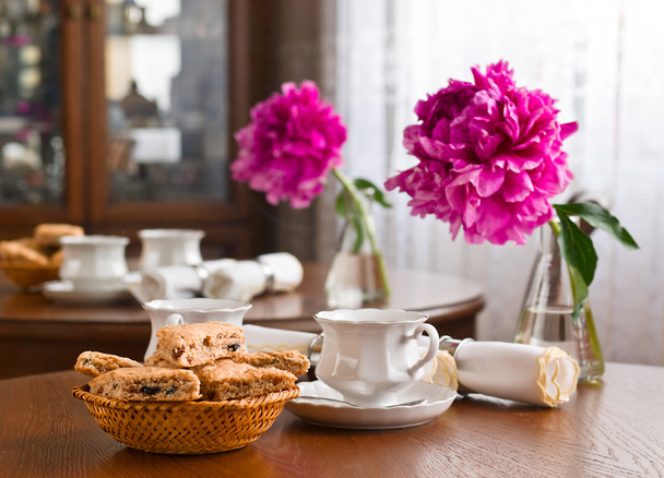 Une tasse de thé et biscuits
 - Photo, image