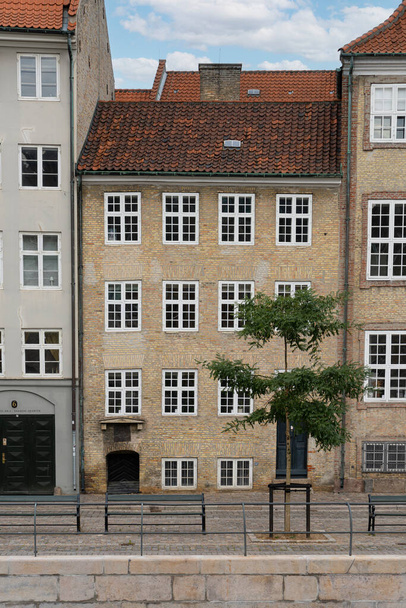 Copenhagen, Denmark. October 2022. A view of the typical house facades on the streets in the city center - Foto, immagini