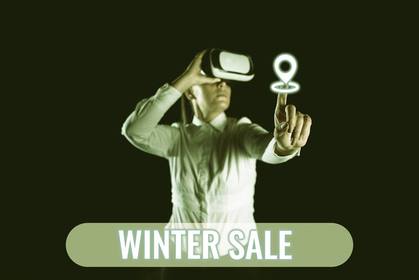 Znak zobrazující zimní prodej, Slovo Písemné o slevách nabízených na konci roku Dovolená prodej nižší ceny - Fotografie, Obrázek