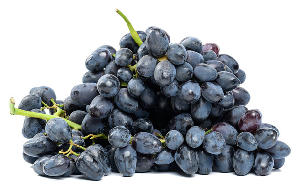 Uvas azules maduras sobre un fondo blanco aislado, uvas de vino - Foto, imagen