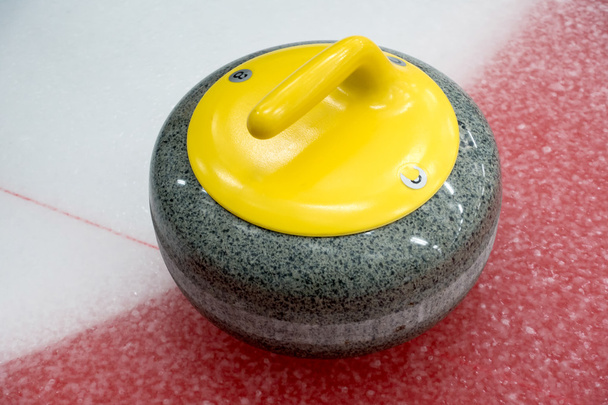 Curling stone - Foto, afbeelding
